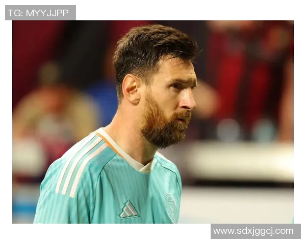 全球足球巨星排名盘点:梅西、C罗等名将榜单解析与未来展望 全球足球巨星排名盘点:梅西、C罗等名将榜单解析与未来展望